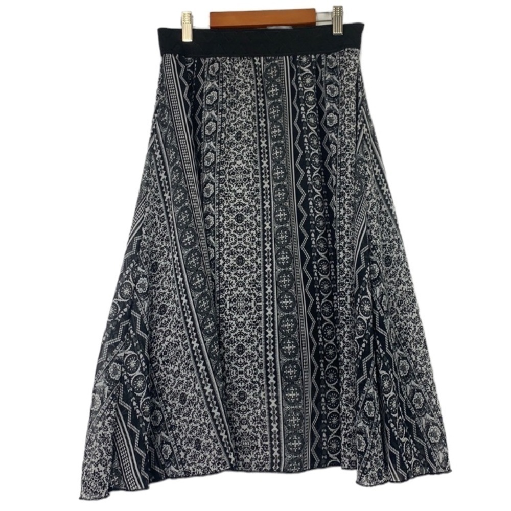 LuLaroe Lola A-Line Print Skirt, Elastic Waistband - Black & White, Size Small
